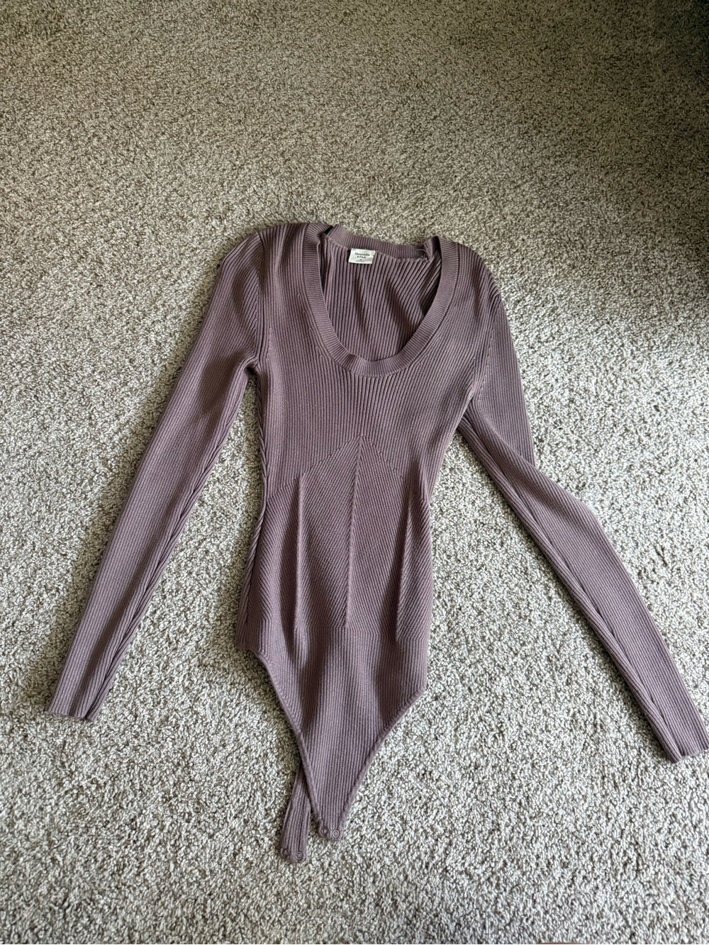 Abercrombie & Fitch Ribbed Long-Sleeve Bodysuit in Mauve